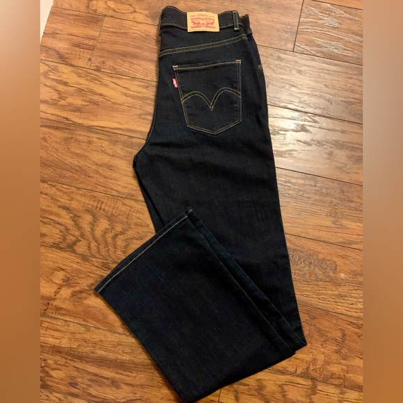 Ladies (NWOT) Levi Strauss Boot Cut Dark Demin Jeans Sz 27W/30L - Picture 2 of 7